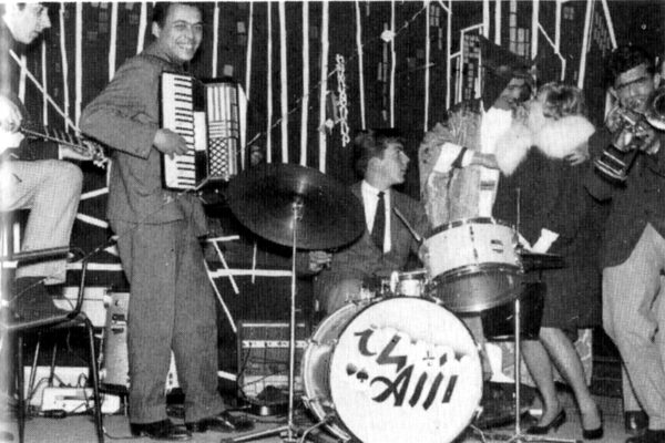 19519
